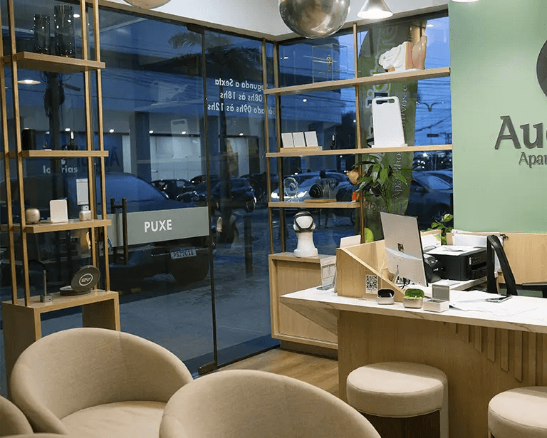 Sala de atendimento da Audistore