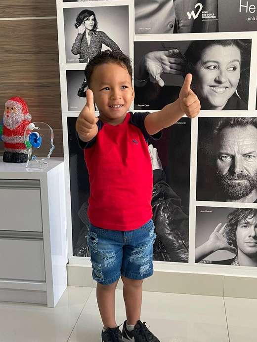 Cliente da Audistore com a fonoaudióloga